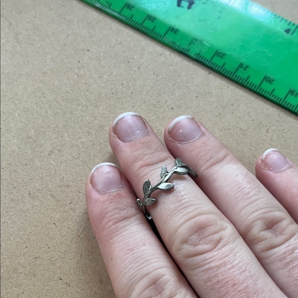 Silver Leaf Ring - Picture 2 of 3